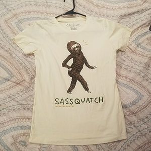 Sassy funny outdoorsy tee shirt NWOT
